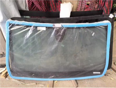 לשמשה קדמית מרצדס בנץ GLA W156